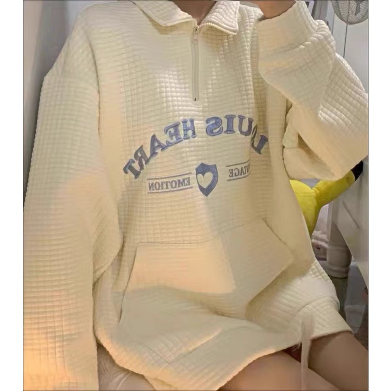 Áo khoác hoodie cổ bẻ khóa kéo nổi vân thêu Louis Heart | BigBuy360 - bigbuy360.vn