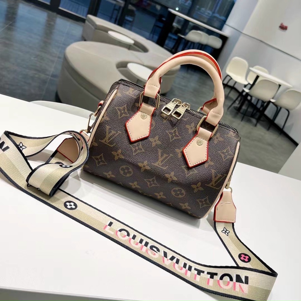 Túi xách LV trống mini dây đeo bảng to