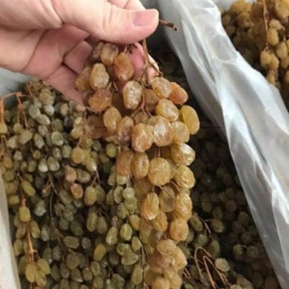 Nho khô nguyên cành Úc