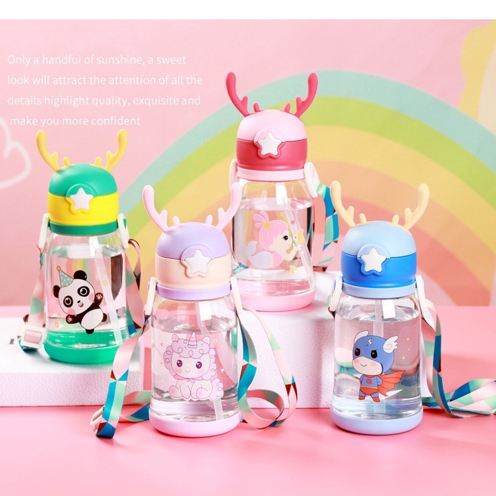 Bình uống nước có ống hút mềm dẻo cho bé dung tích lớn 600ml với thiết kế dễ thương phù hợp cho mọi bé trai bé gái
