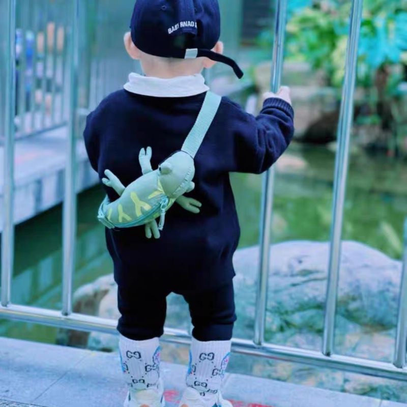 Túi xách cho bé , đeo chéo cho bé trai , balo bao từ zara siêu cute hình tắc kè xanh - tiệm nhà An