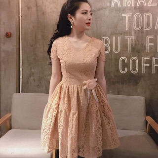 Váy ren tầng cổ tim