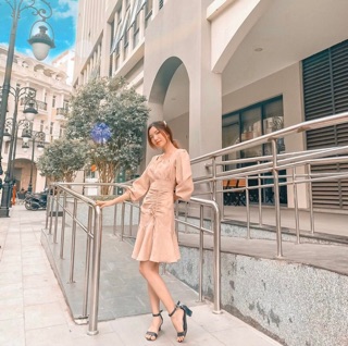 Đầm suông rút eo tay phồng