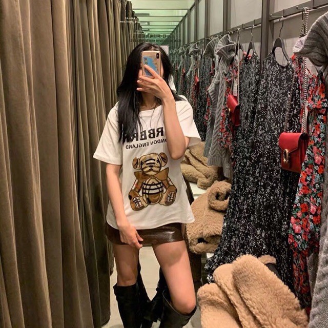Áo phông gấu BB dáng rộng mặc dấu quần họa tiết thêu