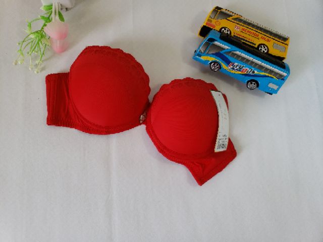 Áo nâng ngực, họa tiết trái dâu | BigBuy360 - bigbuy360.vn