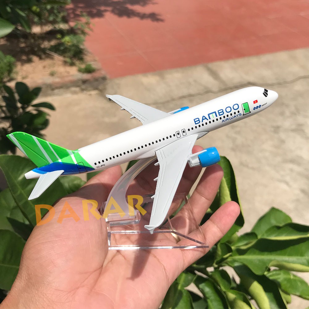 Mô Hình Máy Bay - Máy bay mô hình Bamboo Airlines đúc Kim Loại có kèm đế trưng bày