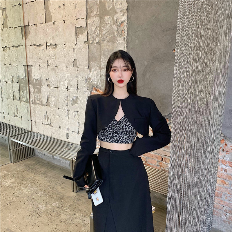  Áo hai dây cổ V phong cách gợi cảm sành điệu cho nữ | BigBuy360 - bigbuy360.vn