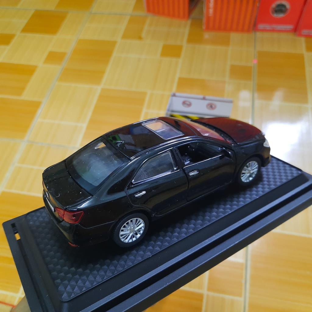 Đồ chơi xe mô hình ô tô Camry bằng sắt tỉ lệ 1:32 xe ô tô đồ chơi trẻ em có âm thanh và đèn mở được cửa