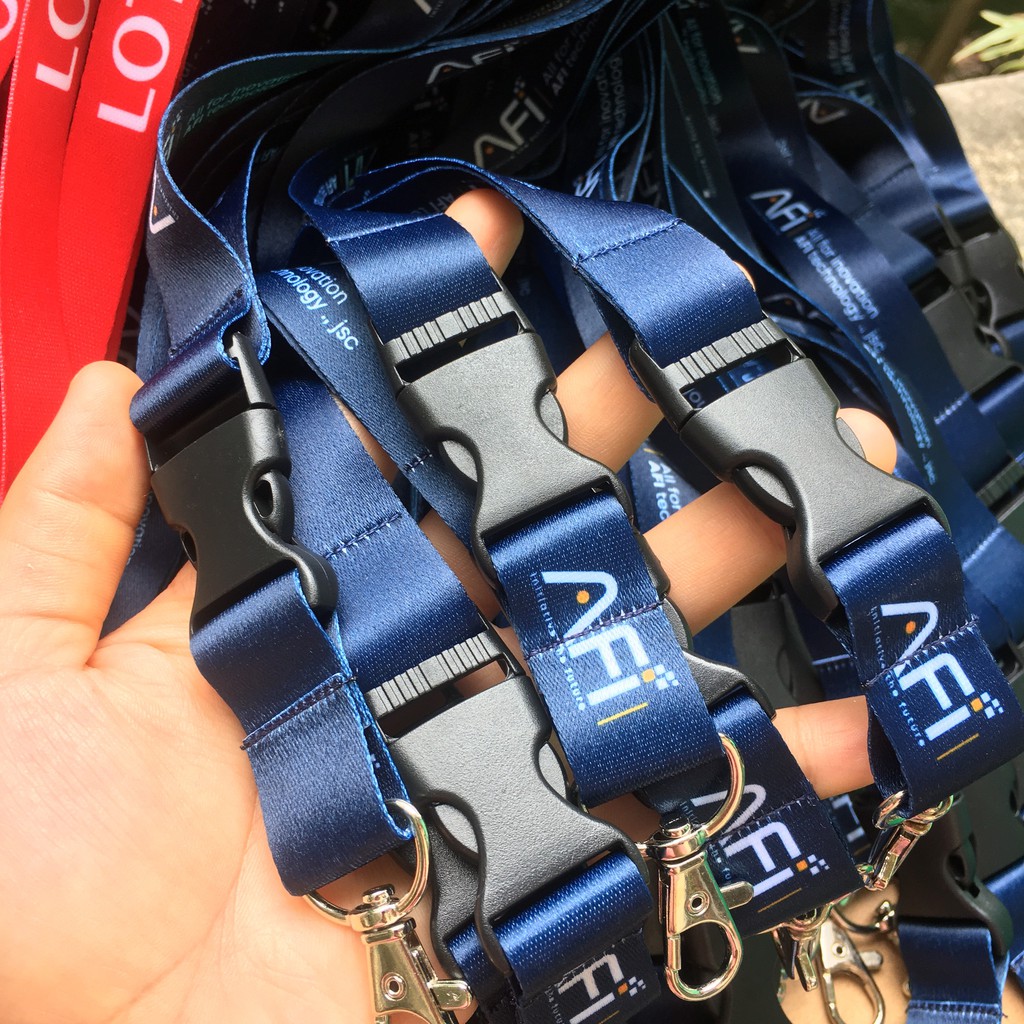 Dây đeo thẻ nhân viên cao cấp,  xưởng in thẻ nhân viên đẹo giá rẻ theo yêu cầu