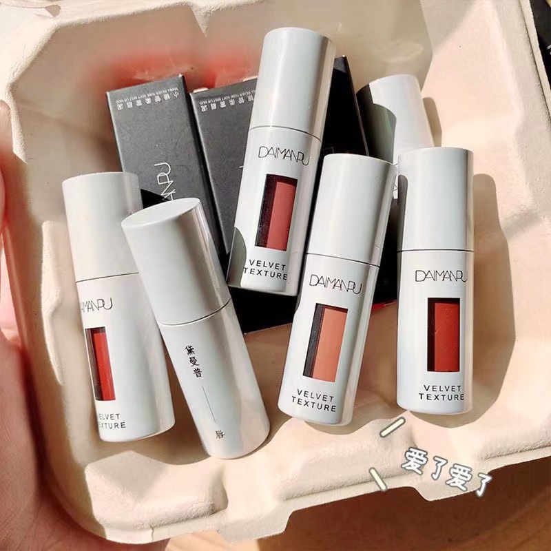 Son Môi Daimanpu Thiết Kế Ống Tròn Nhỏ Gọn Tiện Lợi