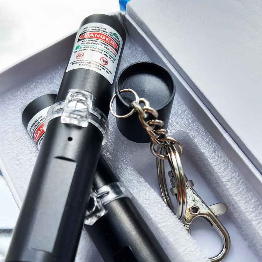 Đèn Laze Laser Tia Đỏ Móc Khóa Sạc USB Vỏ Đen