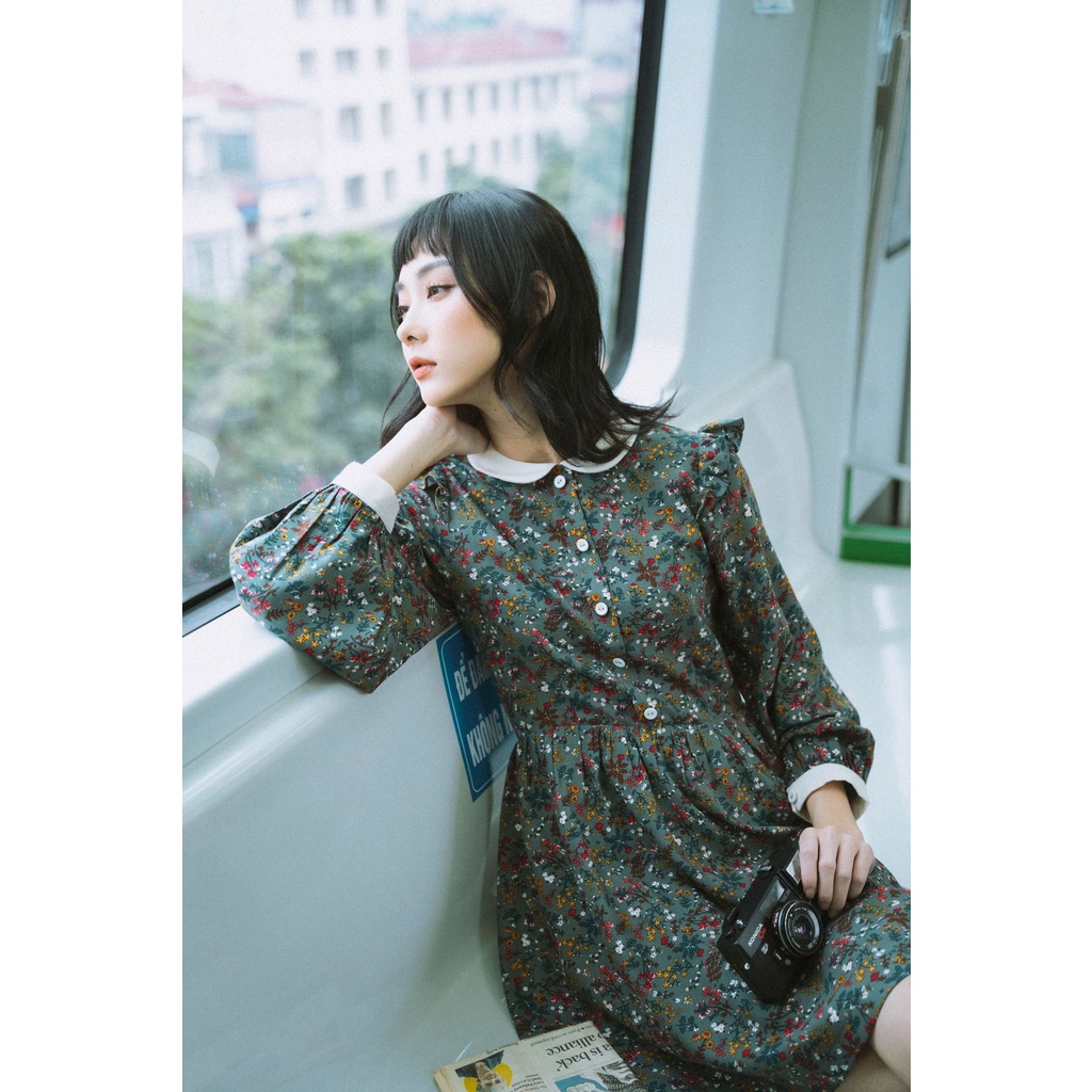 Váy hoa nhí xanh nữ MADELEN dáng cổ sen trắng