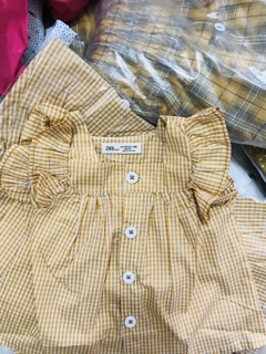 Áo kẻ zara