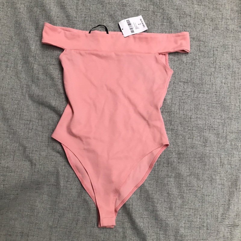 Bodysuit bẹt vai f21 vnxk dư xịn