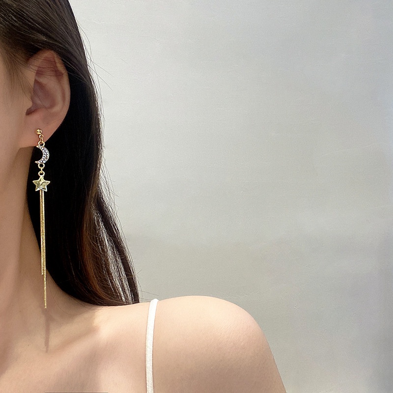 Đôi Khuyên Tai Dài Tua Rua Hình Mặt Trăng Và Ngôi Sao Thời Trang Hàn Quốc