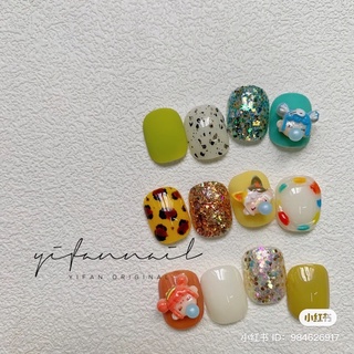 Nail box cô gái thổi bong bóng