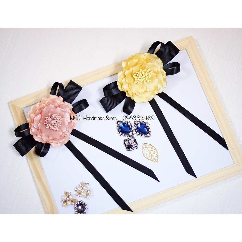 (Ảnh thật) Hoa cúc cài áo handmade cành lá gắn đá sang chảnh