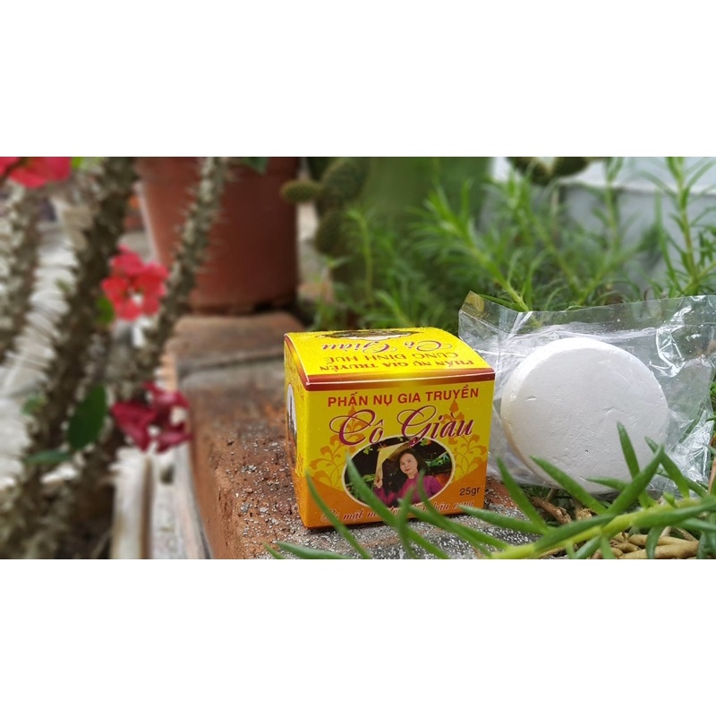 Phấn nụ cô Giàu Huế