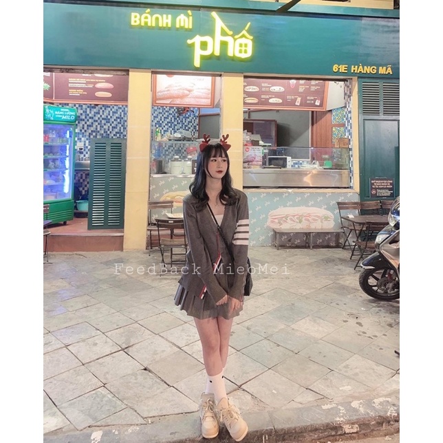 Áo len Thombrowe và chân váy xoè màu ghi và đen | BigBuy360 - bigbuy360.vn