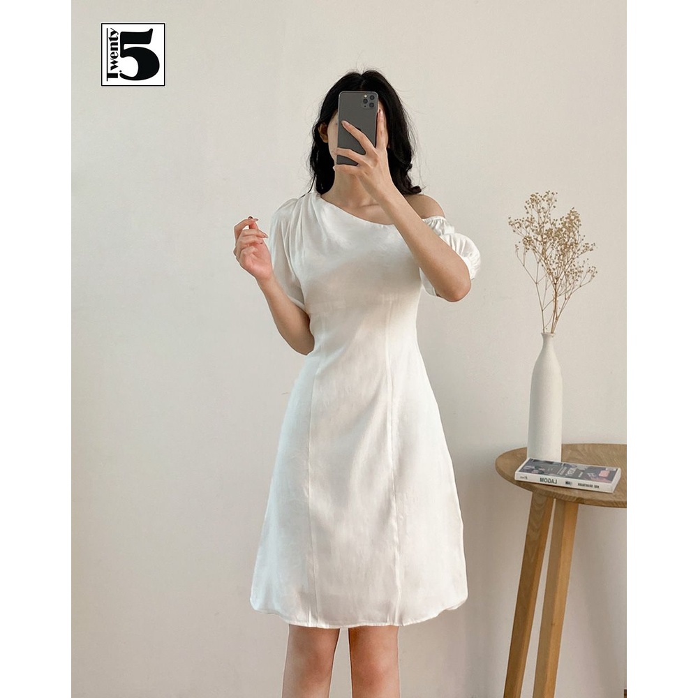 Đầm nhún lệch vai tay bo nhún chân váy xòe Twentyfive T258