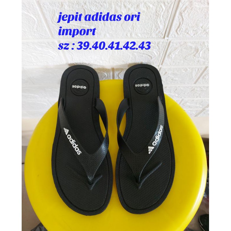 Dép Xỏ Ngón Adidas Chính Hãng