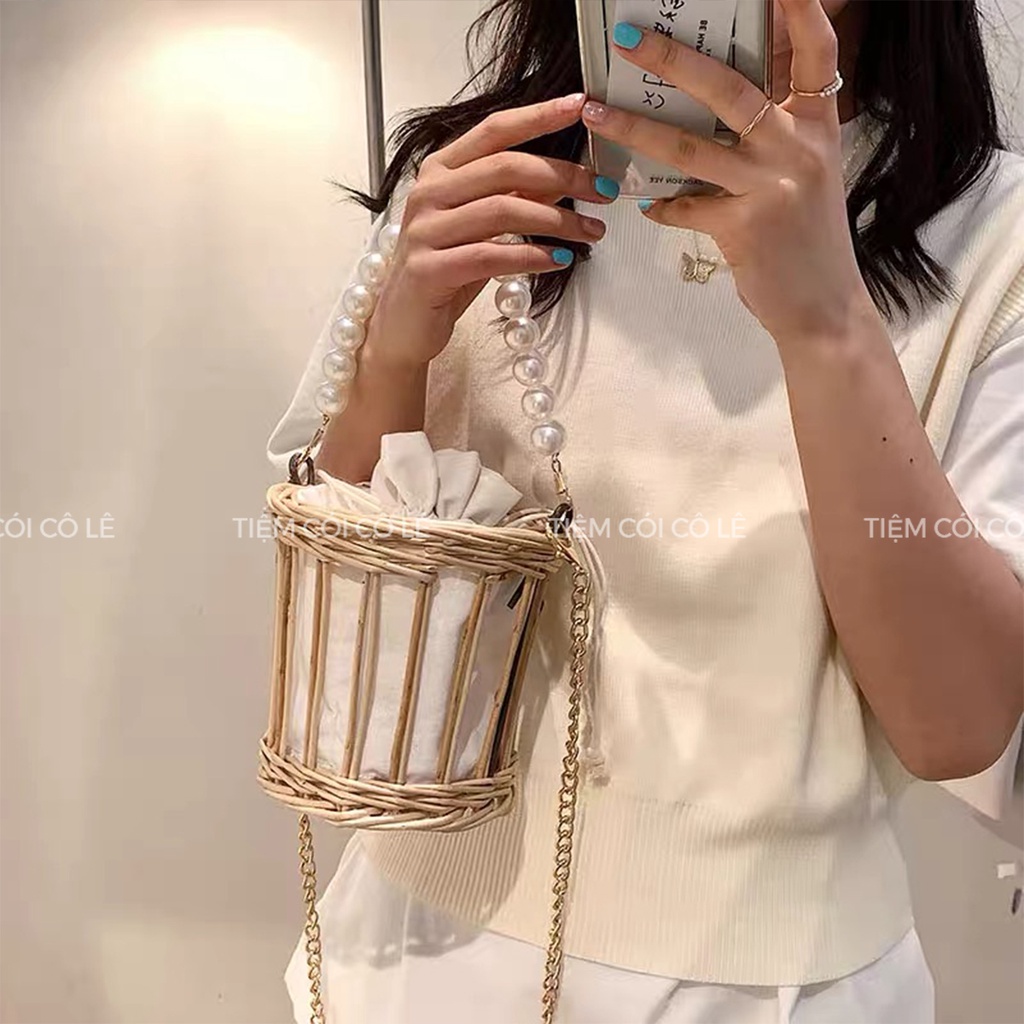 Túi mây trụ nan thưa quai đeo xích và quai xách ngọc trai nhân tạo - Tiệm Cói Cô Lê