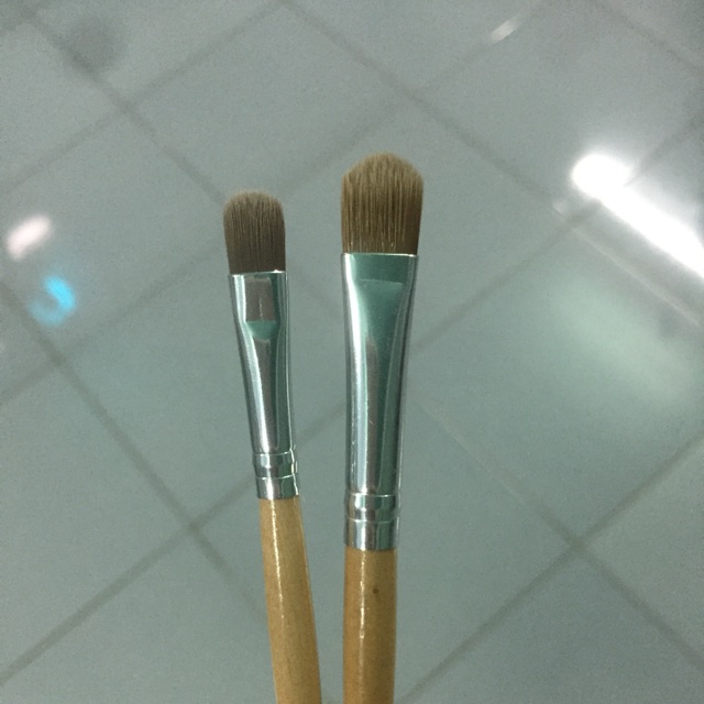 Cọ vẽ đầu móng trắng