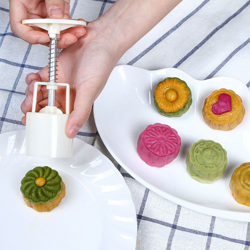 Set khuôn ép nhiều hoa văn hỗ trợ làm bánh tiện dụng