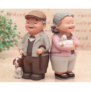 Tượng ông bà dắt cún đi dạo ( 2 size) A526-11