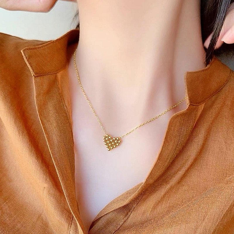 Dây chuyền nữ bằng titan không gỉ mạ vàng 18k hình trái tim xinh xắn dễ thương