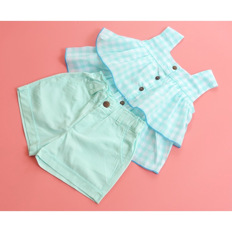 Áo hai tầng màu xanh và vàng Touch