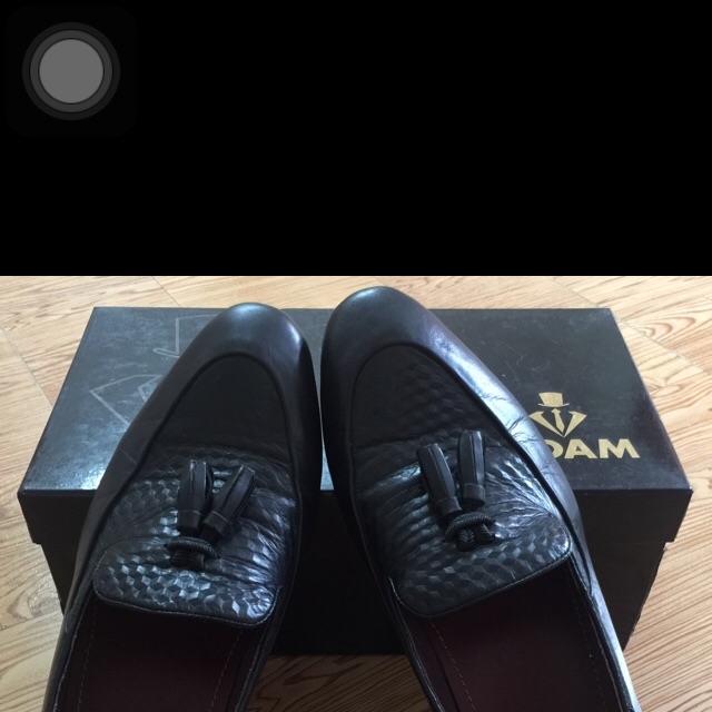 Mình mới mua đôi giày này ở Shop adam store nhưng vì hơi rộng nên mình thanh lý lại