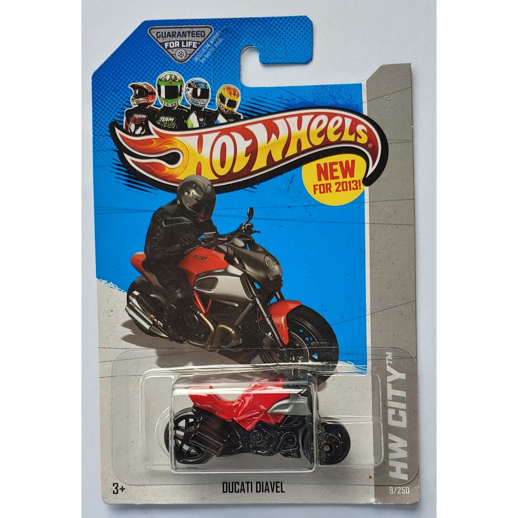 Xe mô hình tỉ lệ 1:64 Hot Wheels T-25-4 Ducati Diavel đỏ