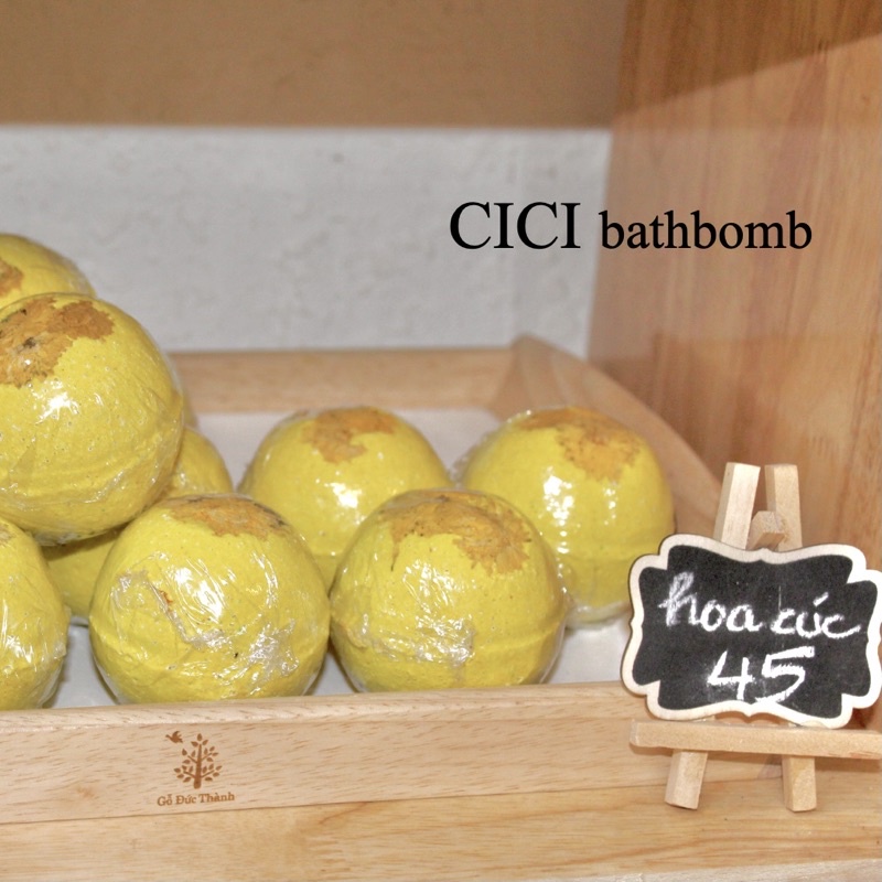 Bom tắm Hoa Cúc