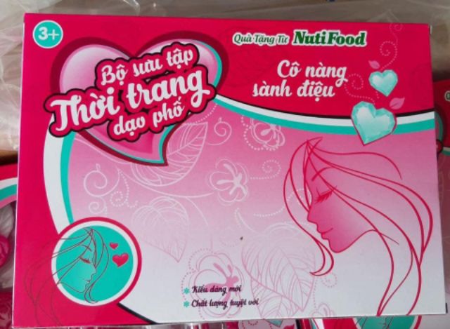 Bộ đồ chơi &quot;Sưu tập thời trang dạo phố&quot; Quà tặng từ Nutifood,