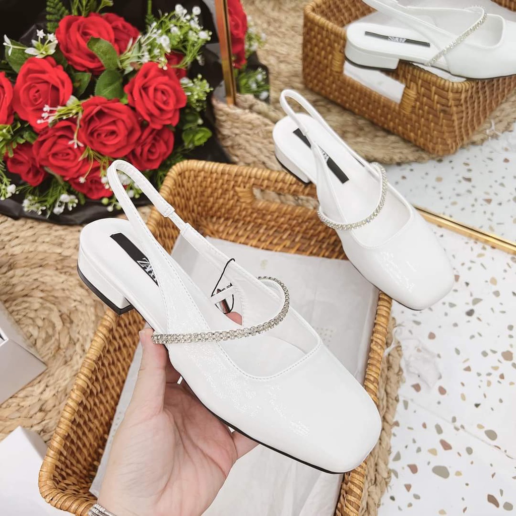 Xăng đan 2p bít mũi da bóng quai đá mềm êm Nguyên hộp hãng cao cấp