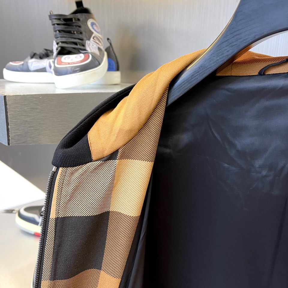 Áo khoác nỉ nam cao cấp Burberry BBR kiểu dáng trẻ trung, năng động