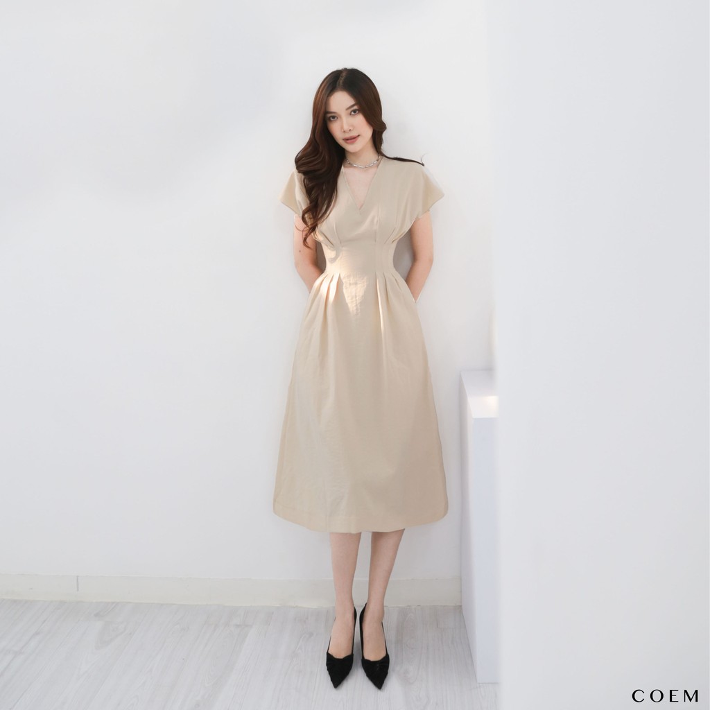 Đầm Nữ Dự Tiệc Sang Trọng Thiết Kế Cổ Xẻ Chiết Eo Thanh Lịch CO EM Chất Liệu Linen Premium Màu Nude Trang Nhã - YÊN NUDE | BigBuy360 - bigbuy360.vn