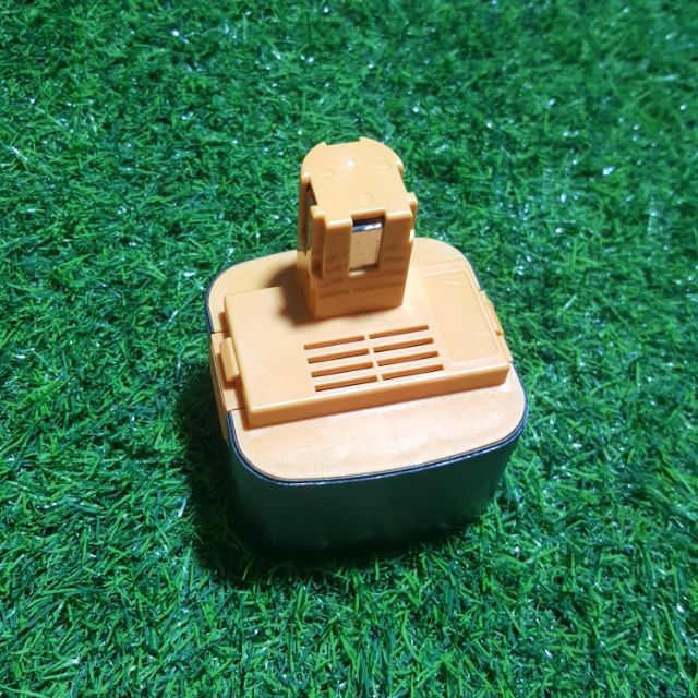 Vỏ pin national 12v