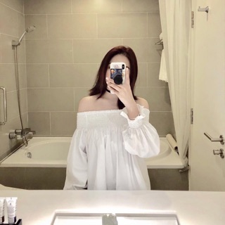 Váy trắng trễ vai