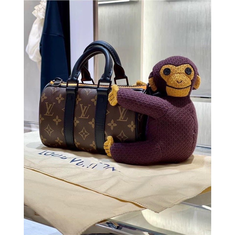 Túi lv size 20cm fullbox kèm em khỉ vô cùng dễ thương