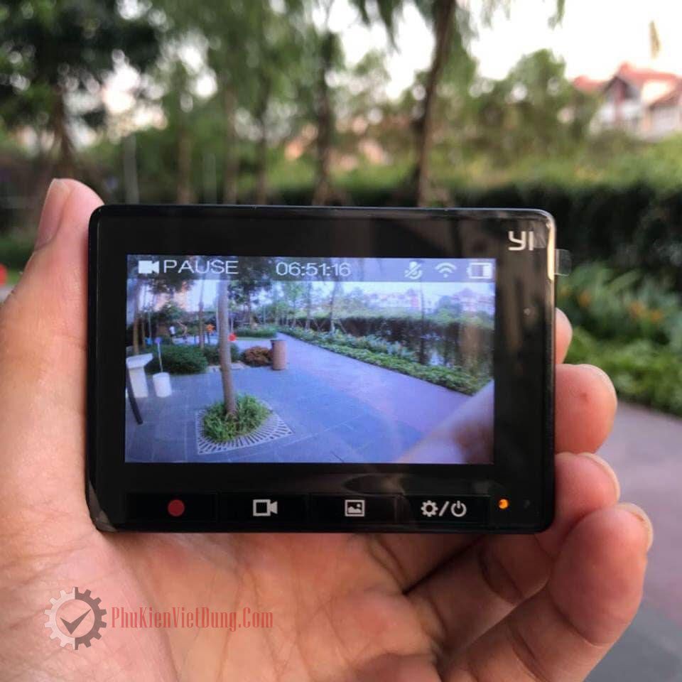 Camera hành trình xe hơi ô tô giá rẻ chất lượng tốt, hình ảnh nét, kết nối wifi điều khiển bằng smartphone YI Smart Dash