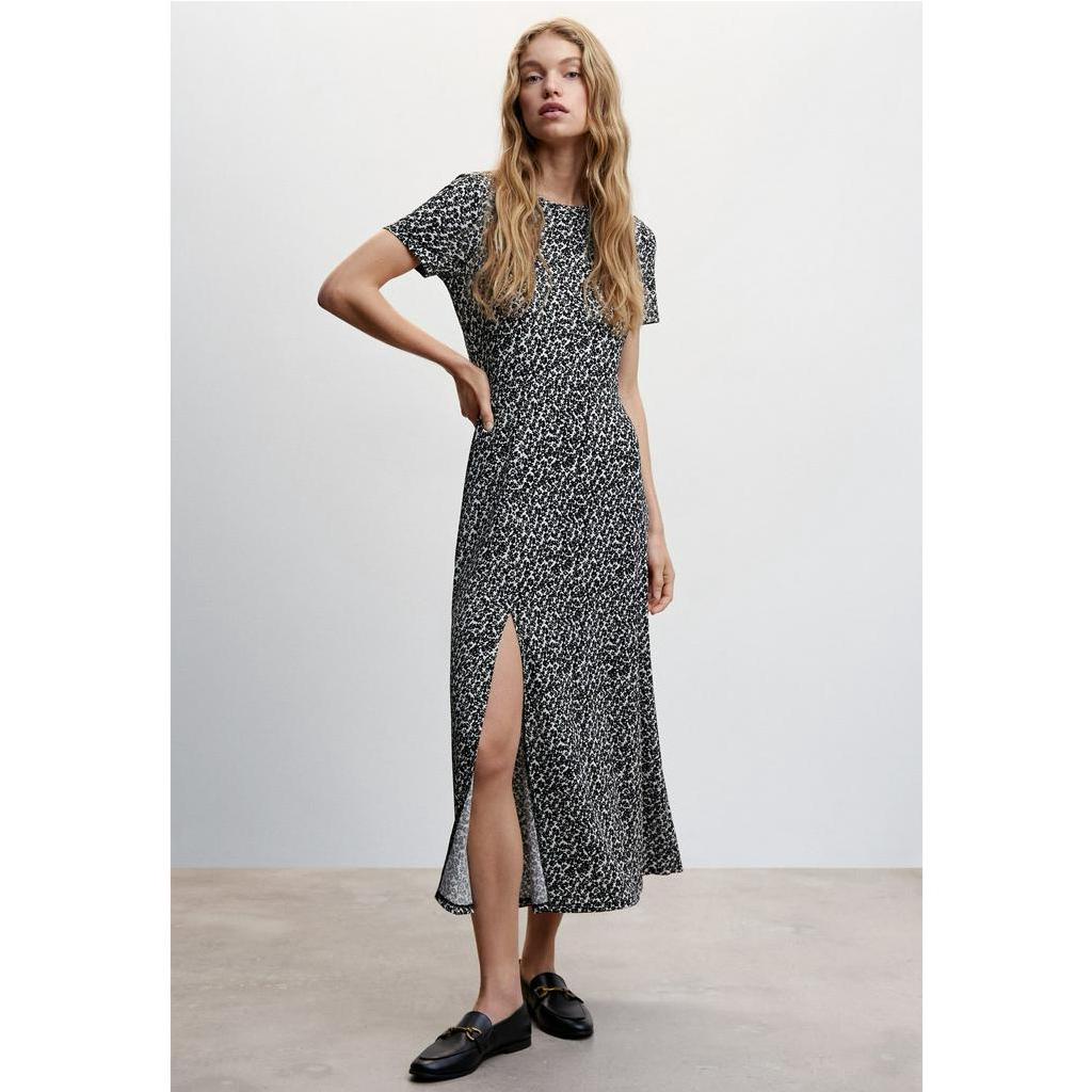 Đầm M/NGO robe midi dress dành cho Nữ. Chất vải mềm mại. Kiểu dáng sang trọng. Dáng dài vừa phải, dễ mặc.