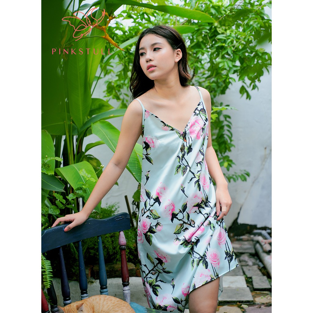 Váy lụa ngủ Pink Stull hai dây xanh hoa hồng