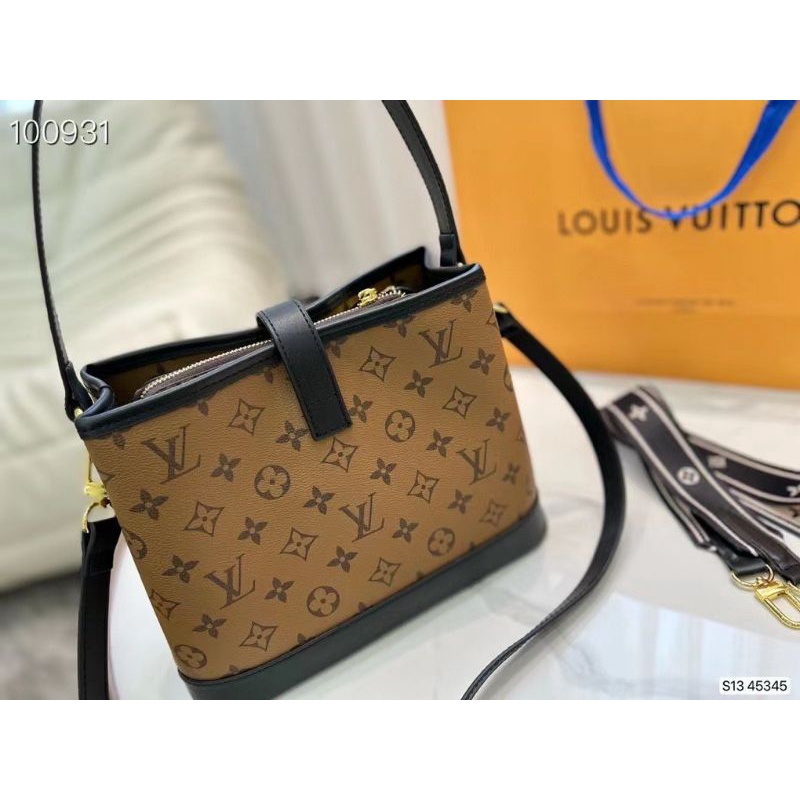 Túi xách nữ LV khoá gài