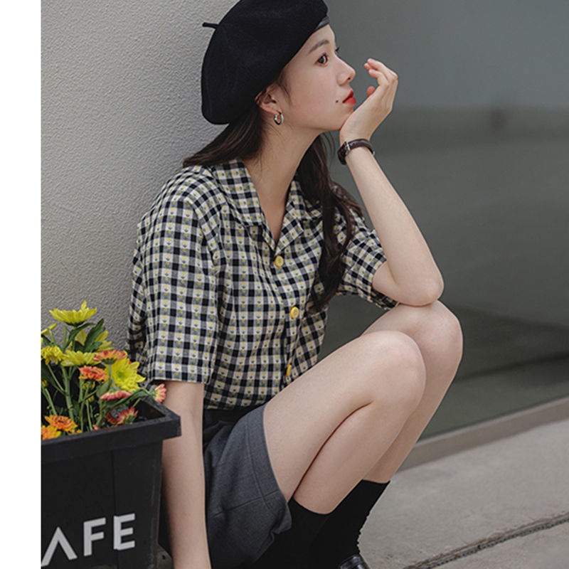 Plaid print suit collar short sleeve shirt women's 2022 summer new super fairy retro top Korean chiffon shirt<br />
