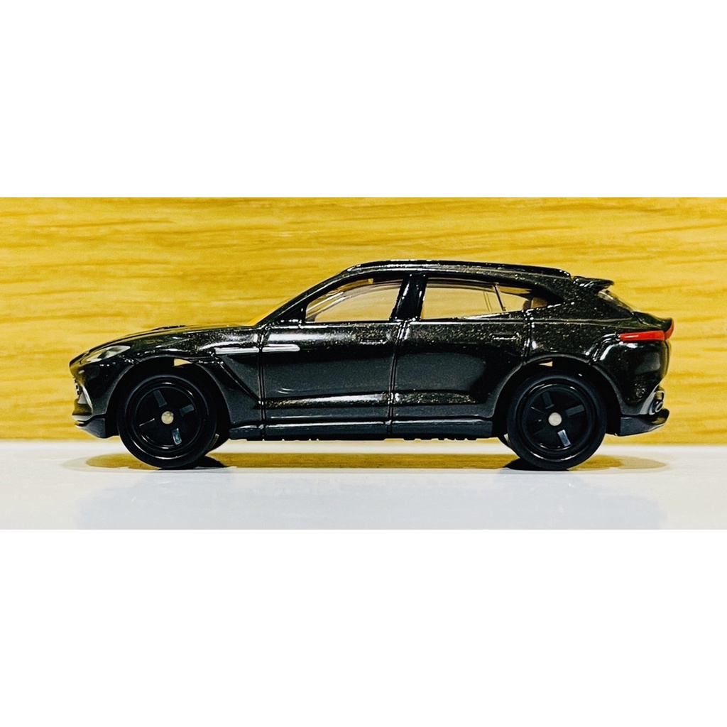 Hobby Store xe mô hình Tomica 75 Aston Martin DBX