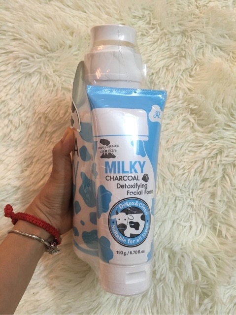 Set sữa tắm + sữa rửa mặt sữa bò Milky Gluta