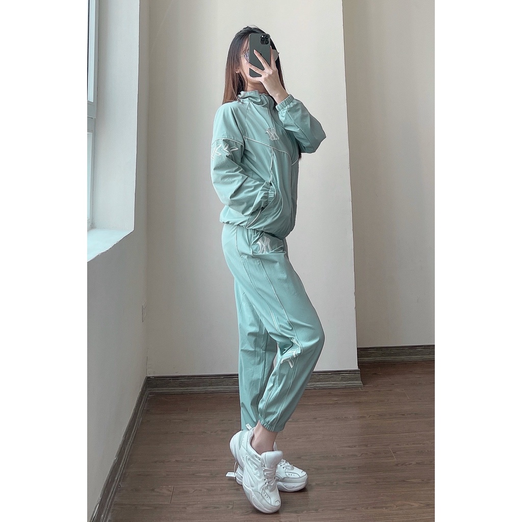 (HÀNG XUẤT XỊN) Set bộ gió nữ XANH DA TRỜI 2 lớp ÁO LÓT LƯỚI N//Y, LƯNG SAU IN, NGỰC THÊU VIỀN. LOGO,KHOÁ TÚI QUẦN.