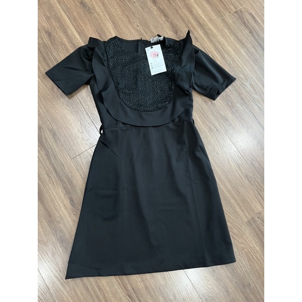 Pass váy thiết kế hãng new tag